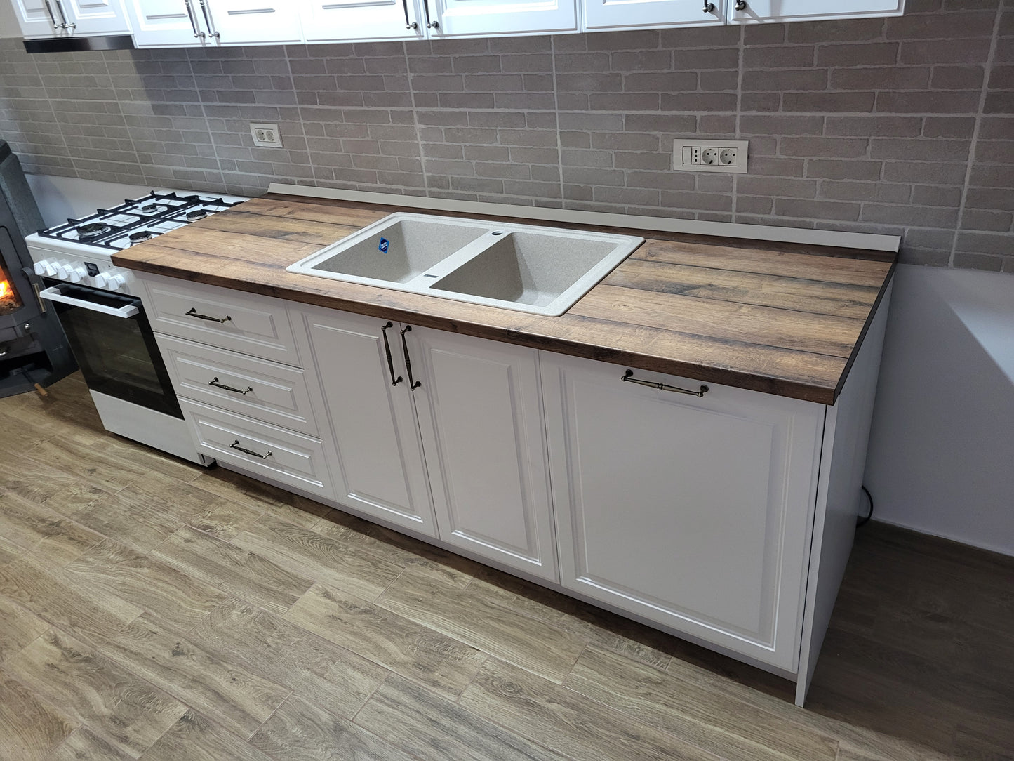 Bucatarie minimalist-clasică