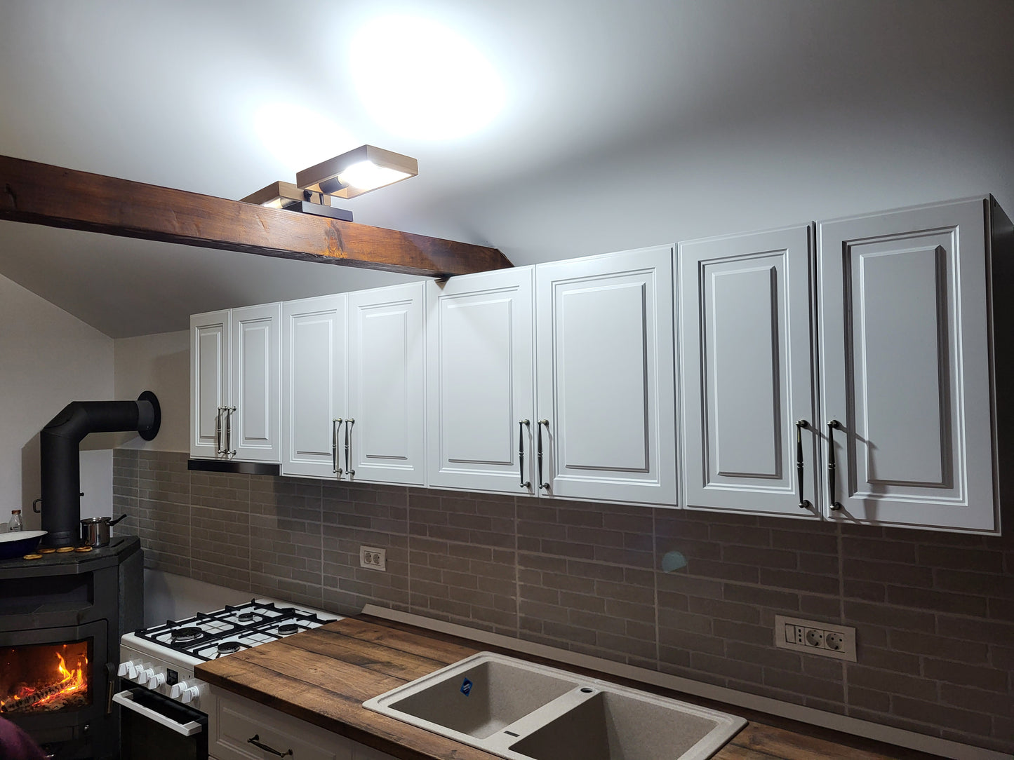 Bucatarie minimalist-clasică